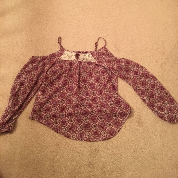 Cold shoulder blouse - Picture 2 of 3